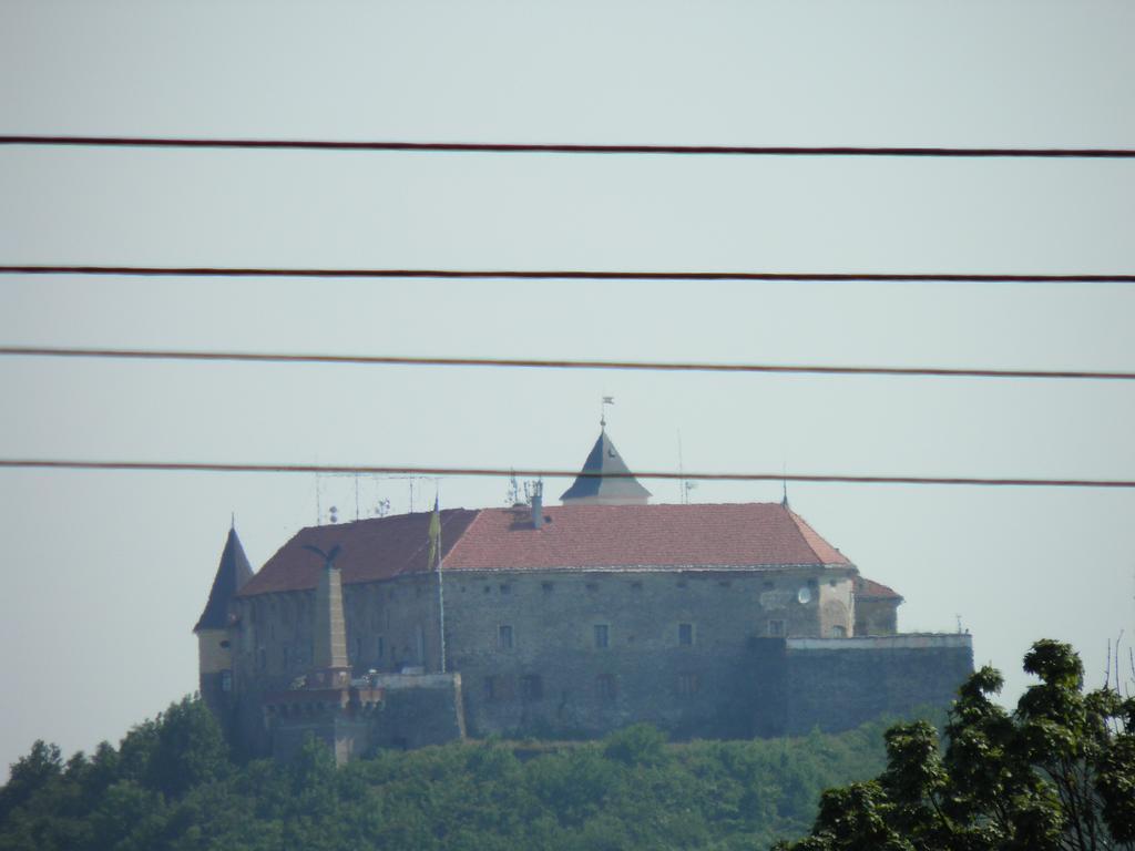 Hotel Magnat Mukaczewo Zewnętrze zdjęcie